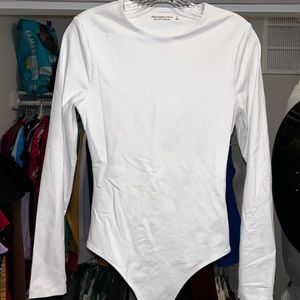 Like new white Abercrombie and Fitch bodysuit
